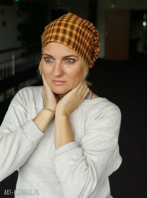 Ręcznie robiona czapka damska w szkocką kratę - ruda, na podszewce