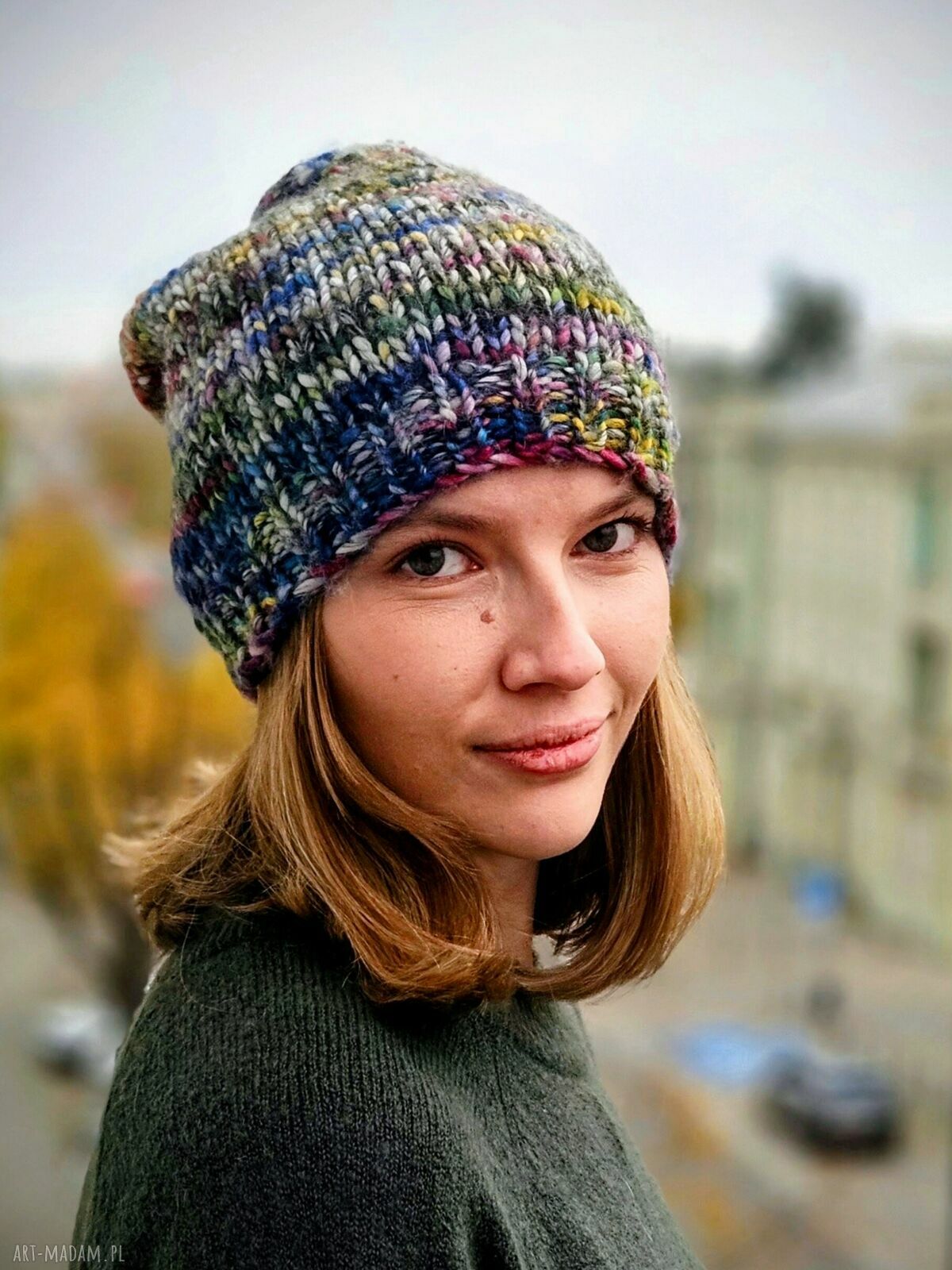 Kolorowa czapka z wełny merino ręcznie robiona
