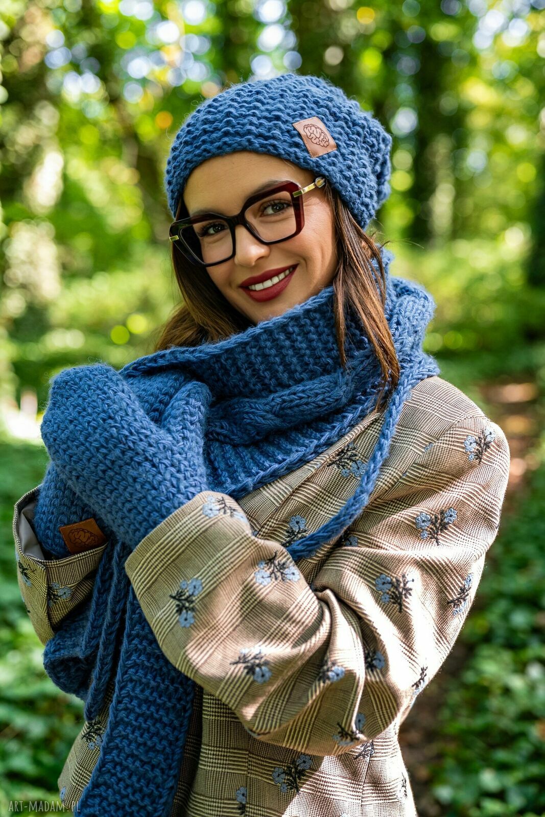 Czapka damska MERINO Neverland - ciemny niebieski z jedwabną podszewką