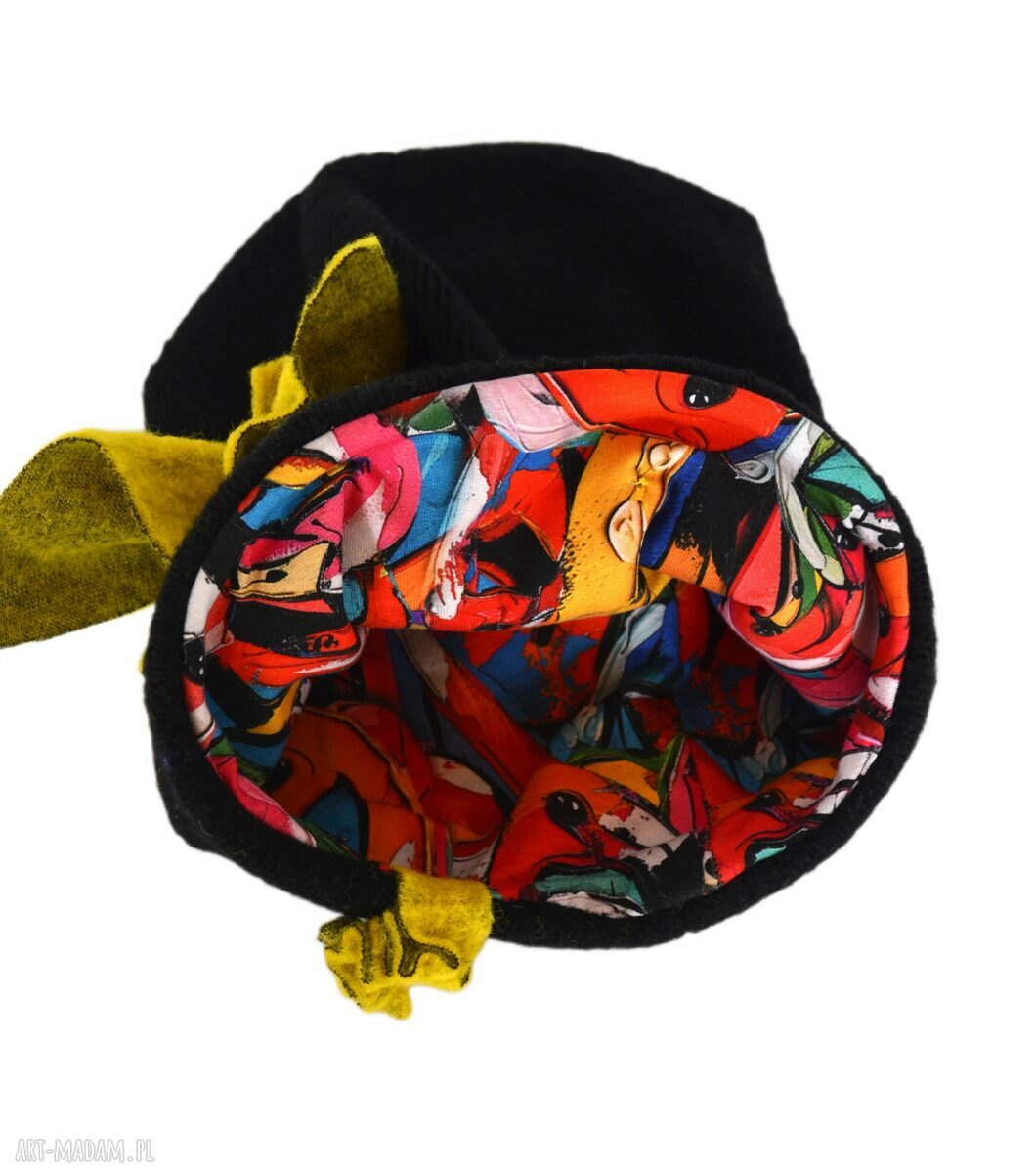 Ręcznie szyta czapka z włoskiej wełny - żółto-czarna 55-56 cm