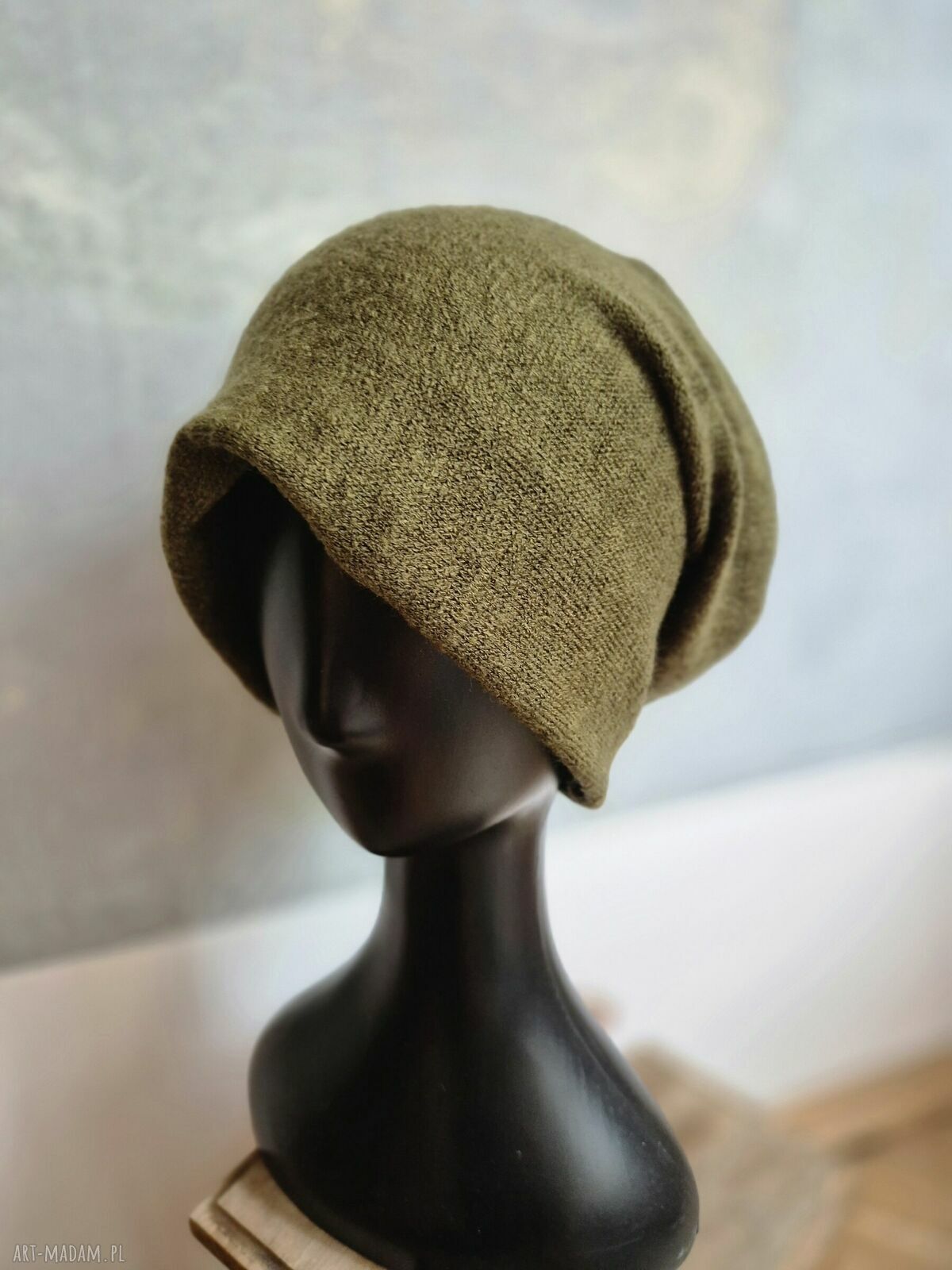 Czapka zielona khaki z wełnianej dzianiny na podszewce - rozmiar uniwersalny