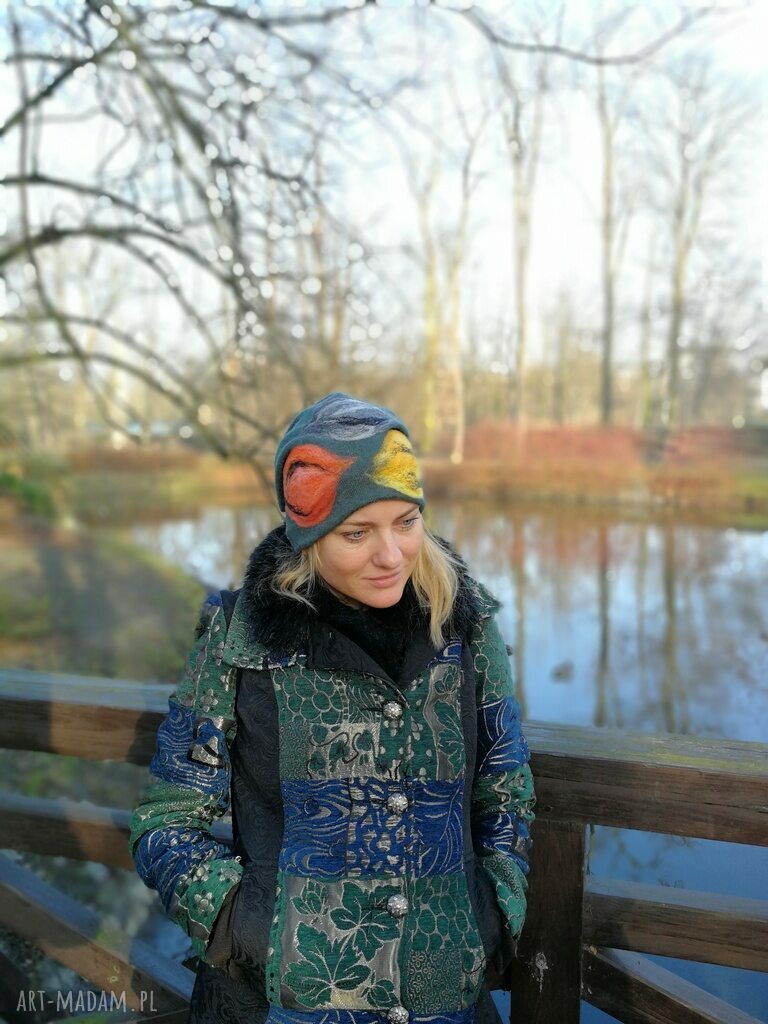 Zielona czapka z wełny merynosów handmade na podszewce - ciepła i miękka