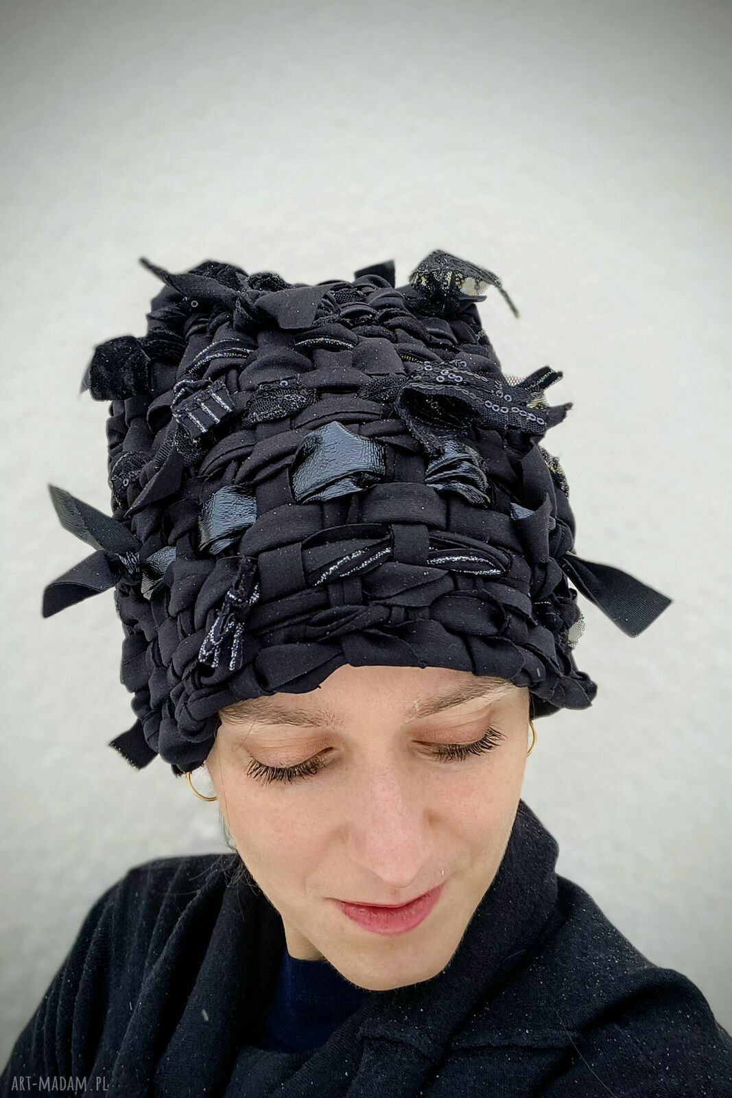 Czapka zimowa Black - wytkana na krośnie unikat