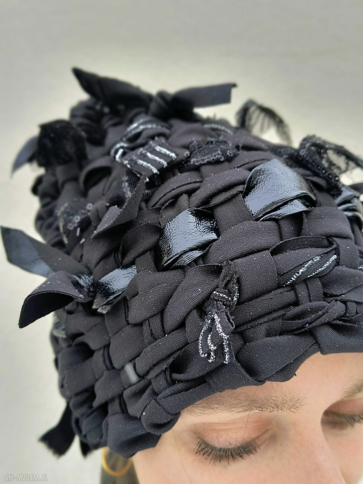 Czapka zimowa Black - wytkana na krośnie (unikat)