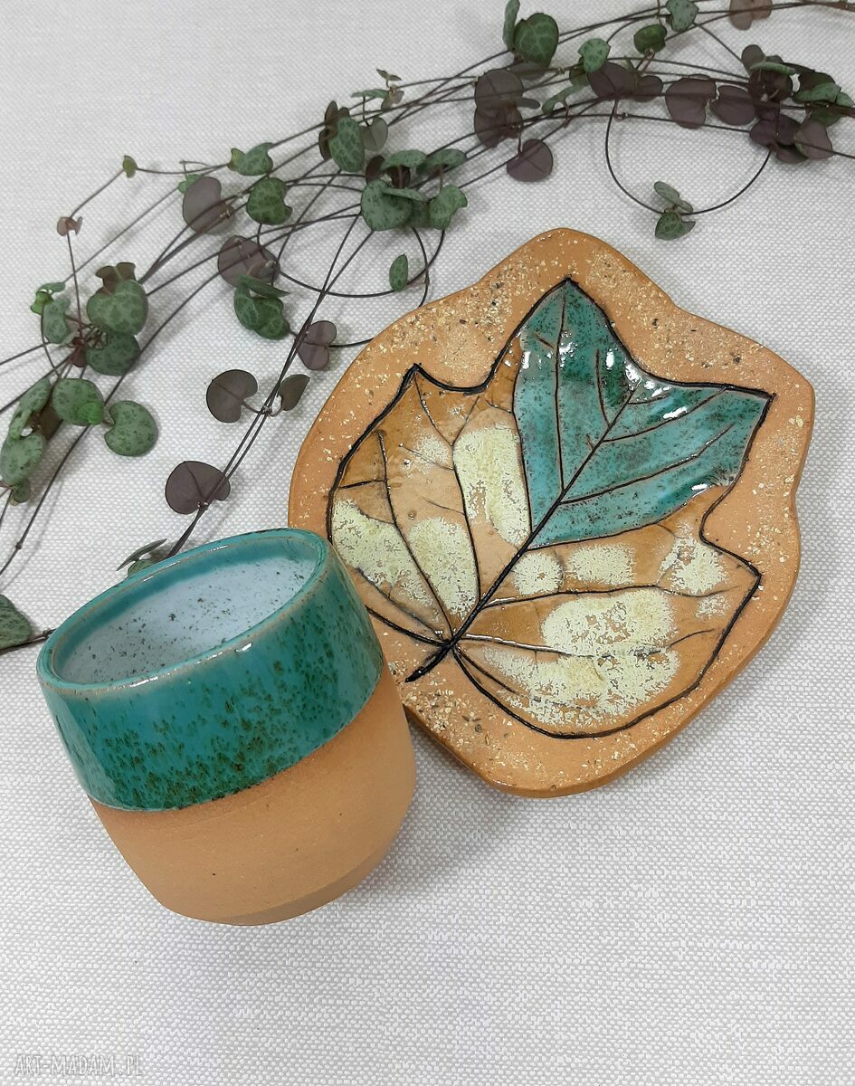 Czarka do espresso ceramiczna z podstawką - liść (ręcznie malowana)
