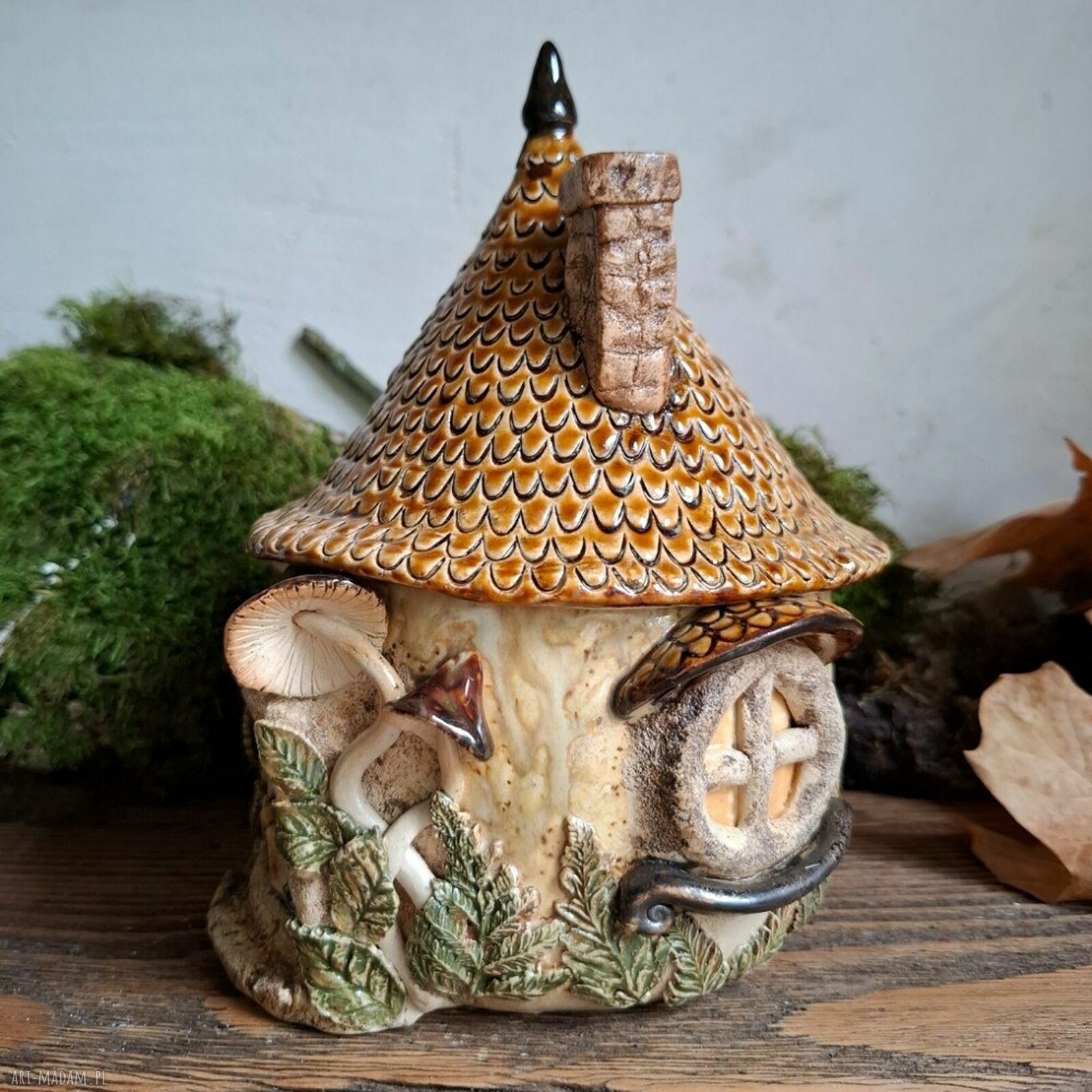 Czarka, cukiernica lub kubek ceramiczny z przykrywką - Leśny domek