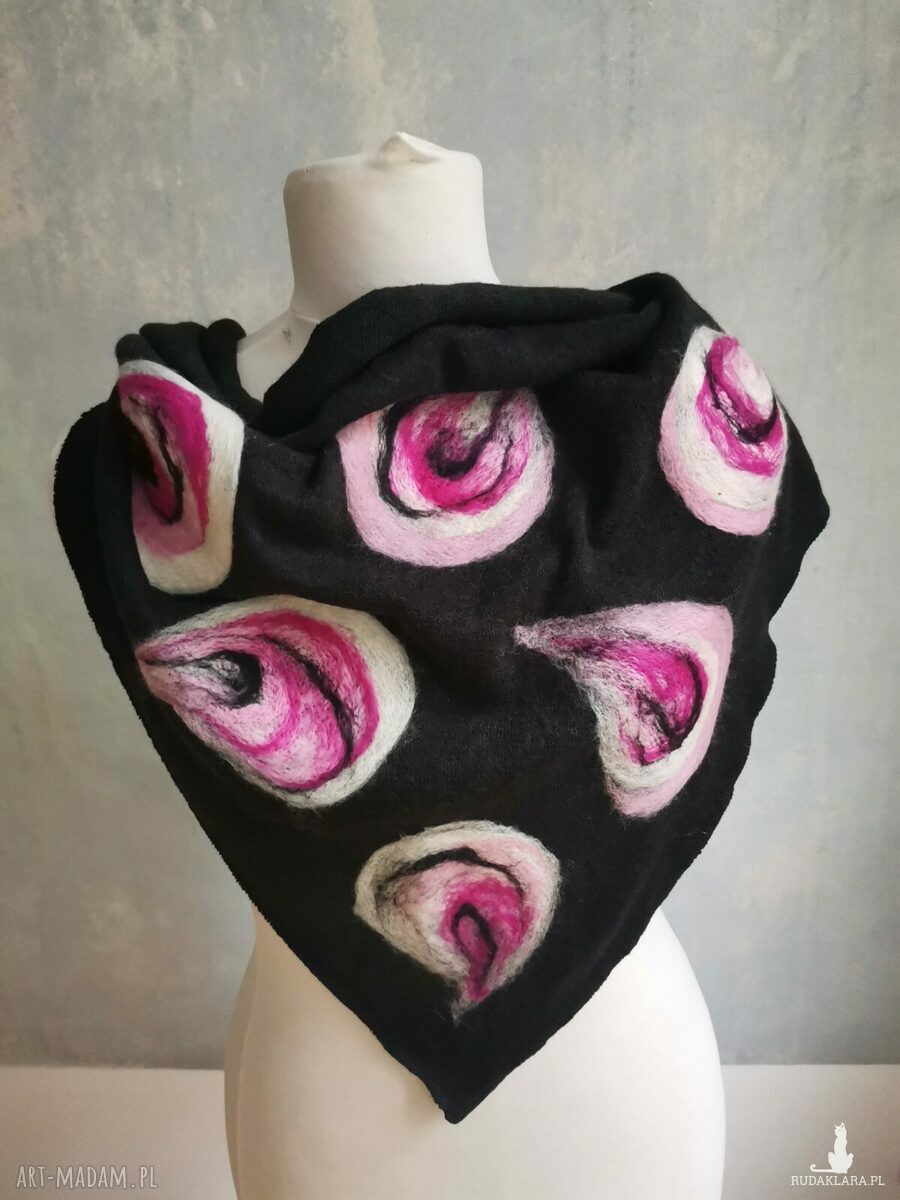 Czarna chusta wełniana handmade z filcowanymi elementami z wełny merynosów - Ruda Klara