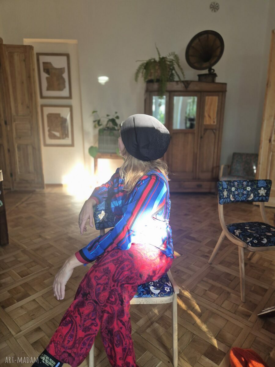 Czarna czapka boho oversize - ażurowa góra, rozmiar uniwersalny