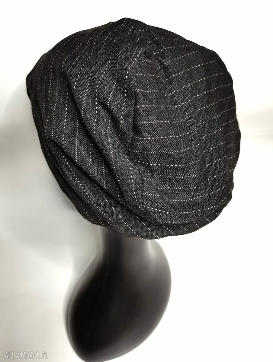 Czarna czapka boho w paski na podszewce - wiosna 58-59 cm