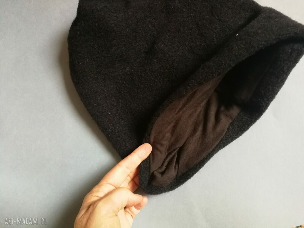 Ciepła czapka czarna unisex na podszewce - handmade Ruda Klara