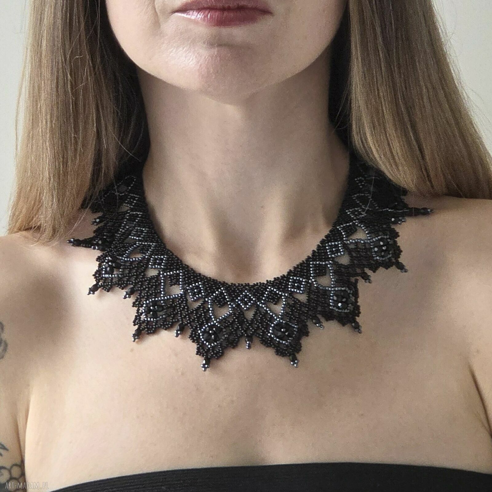Czarna elegancka kolia z koralików szklanych - ręcznie tkana
