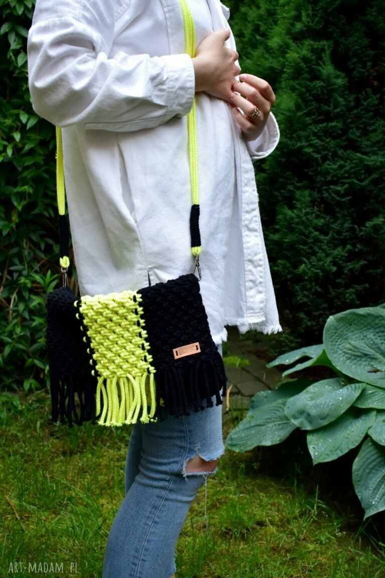Czarna makramowa kopertówka Lucky Hat - boho na lato