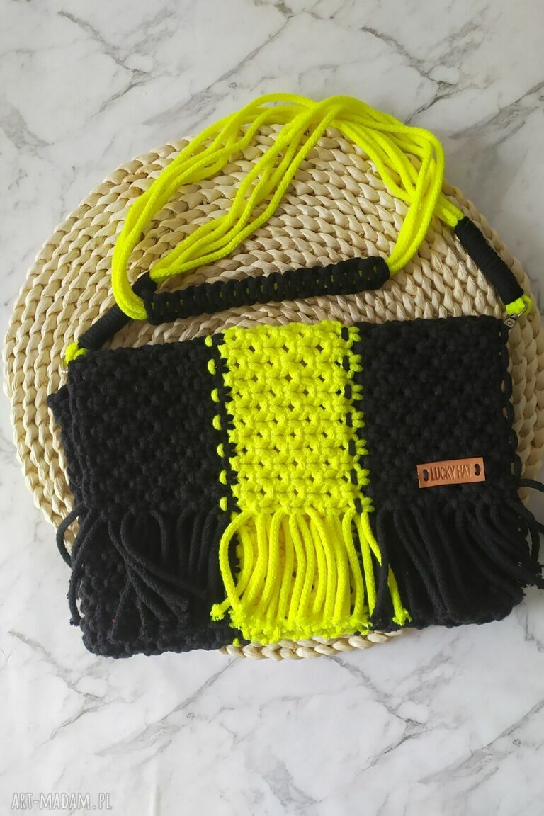 Czarna makramowa kopertówka Lucky Hat - boho na lato