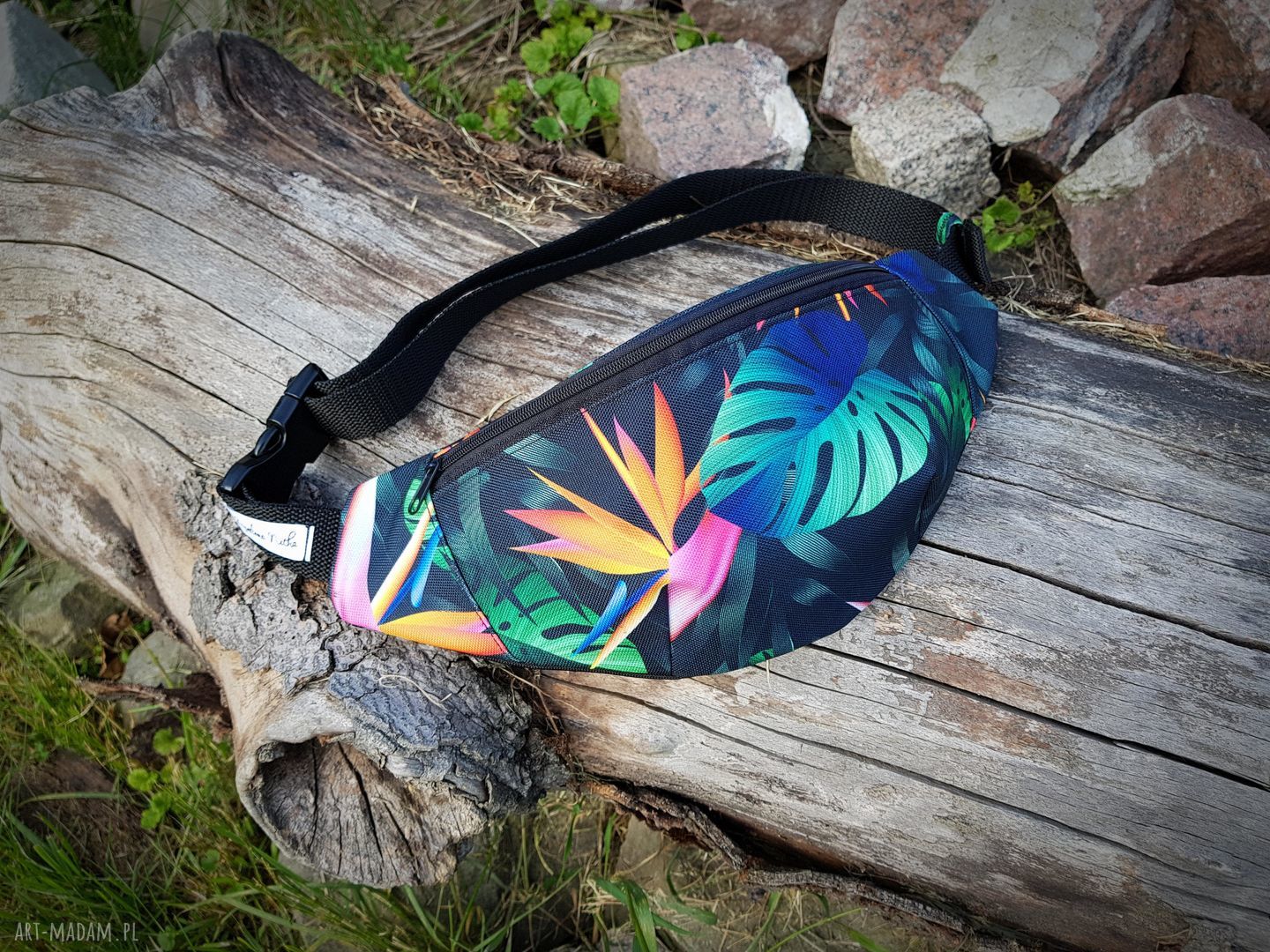 Czarna nerka z monstera - handmade, wygodna na co dzień