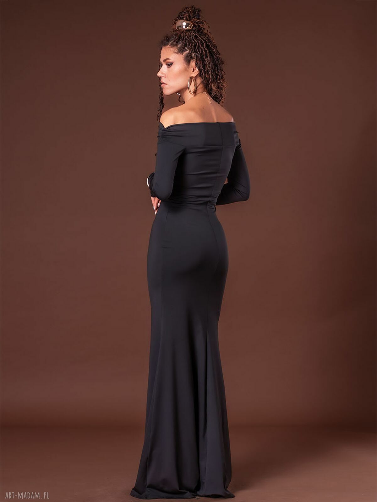 Czarna suknia maxi Julia Maxi Black - elegancja i wygoda w jednym