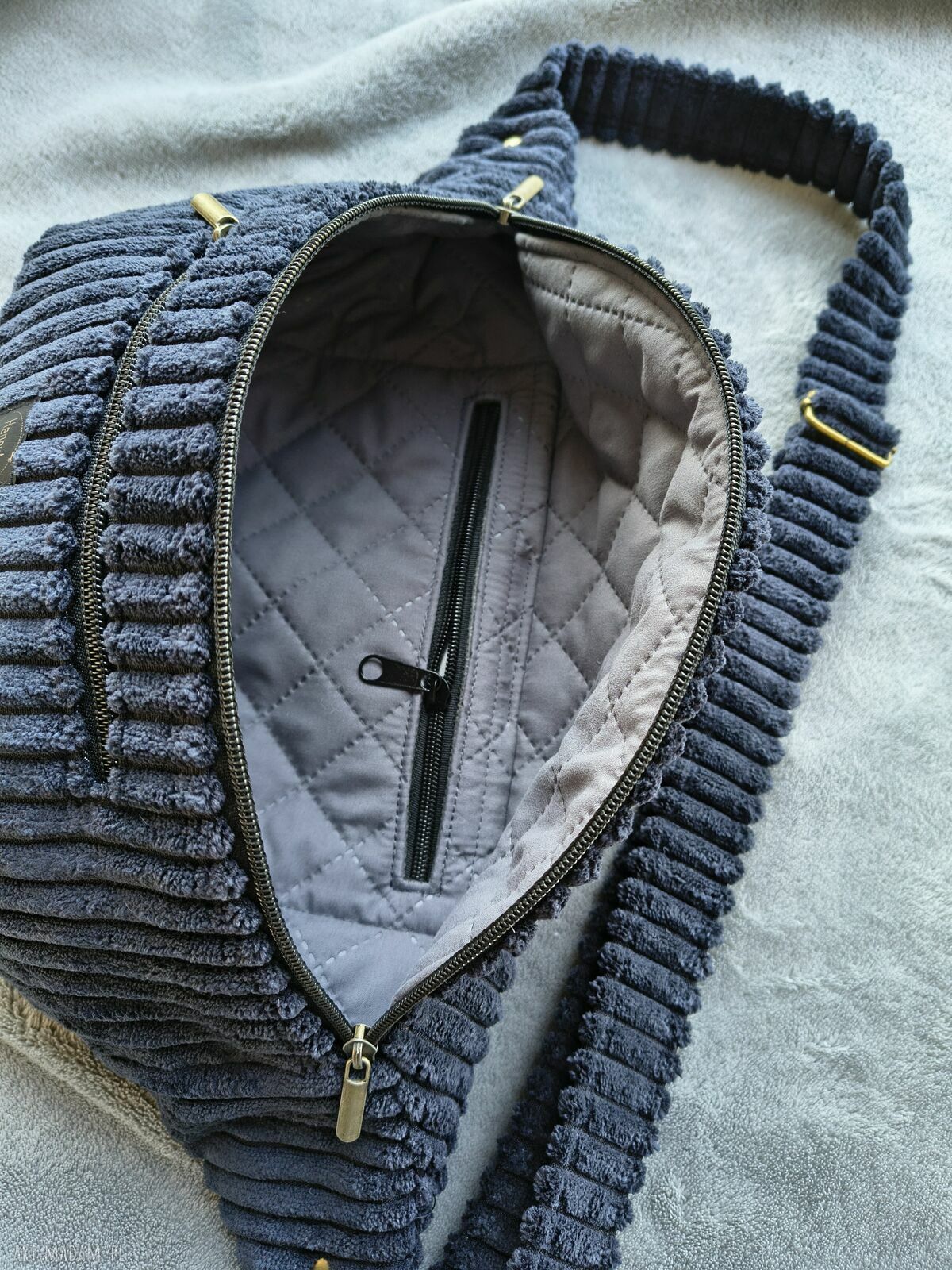 Ręcznie robiona nerka damska - praktyczna saszetka handmade