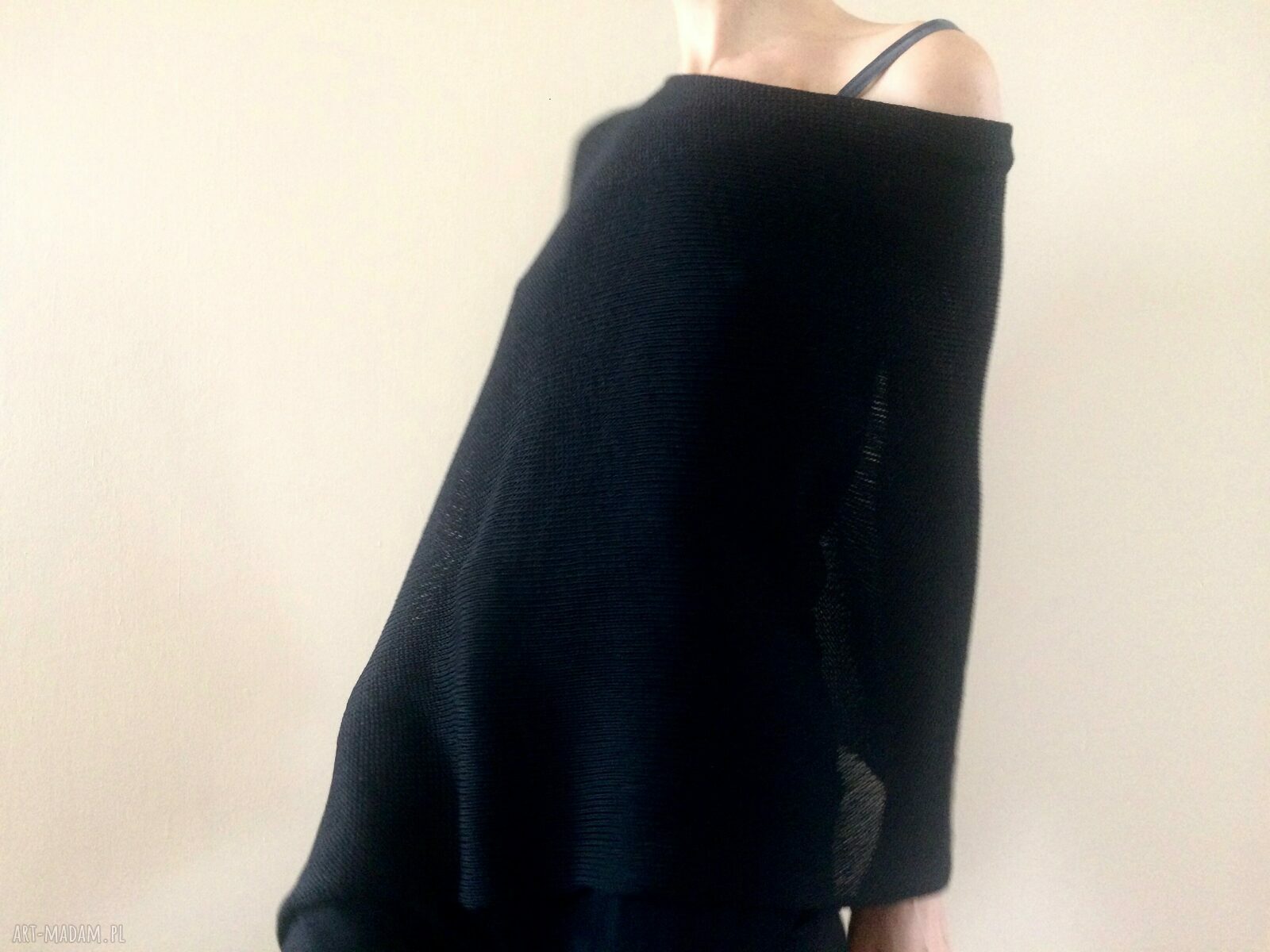 Czarne eleganckie ponczo z 100% bawełny - tunika narzutka handmade