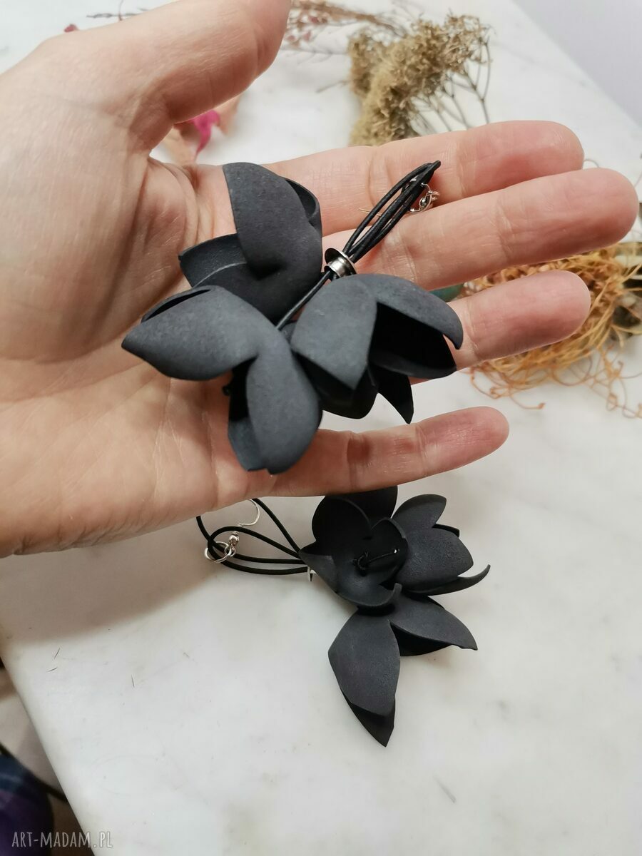 Kolczyki Czarne Tulipany Boho - lekkie i kwiatowe (Ruda Klara)