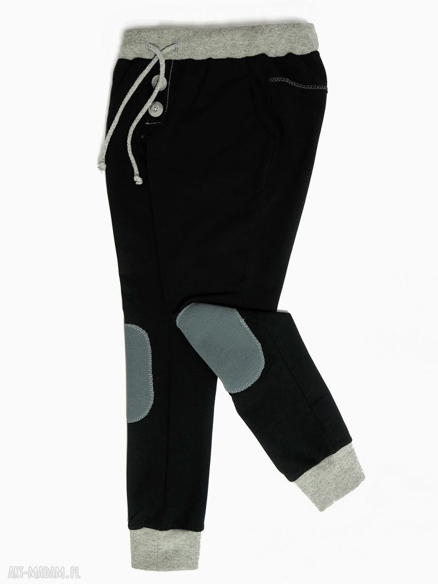 Czarne spodnie typu jogger handmade z bawełny dla dziecka