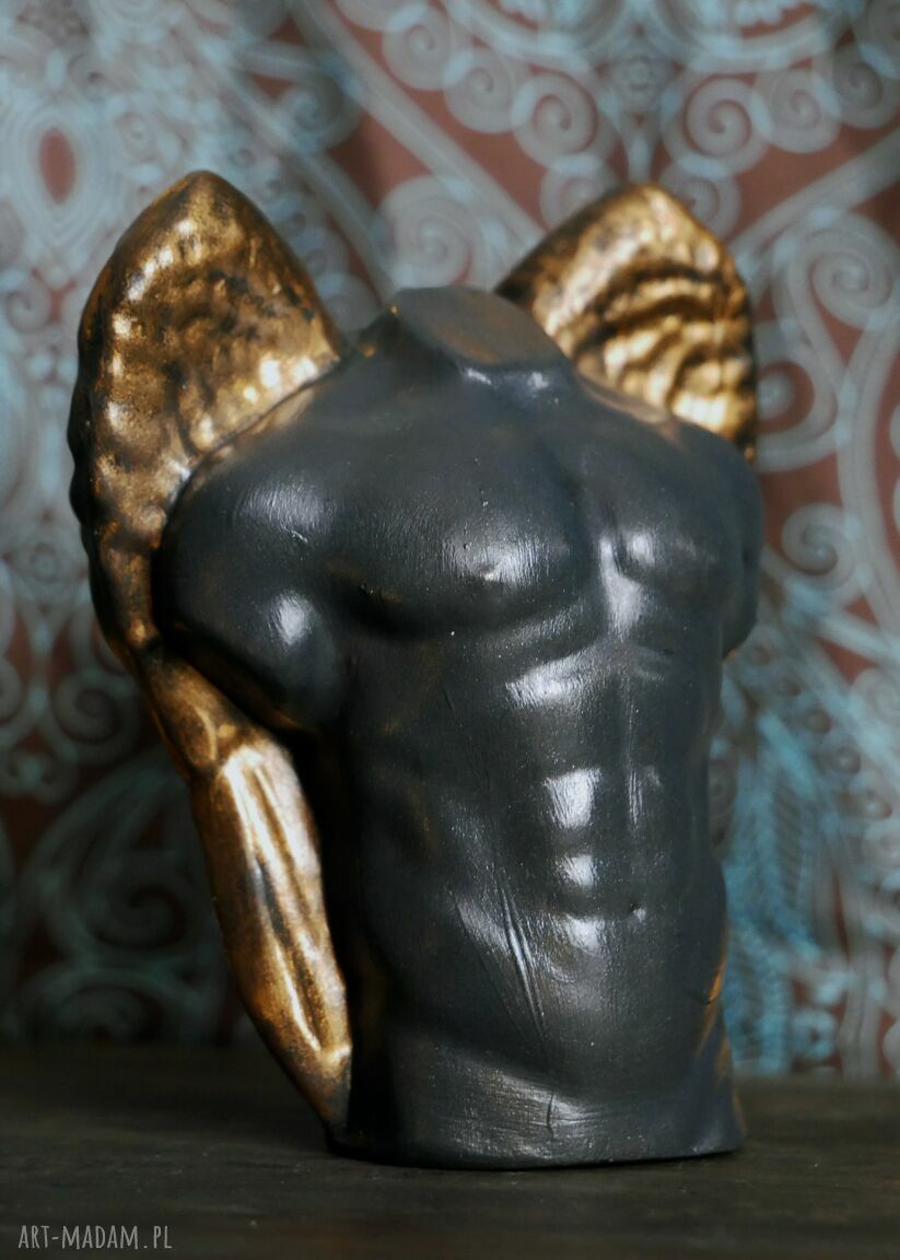 Czarno-złoty anioł - figurka z gipsu 10,5 cm