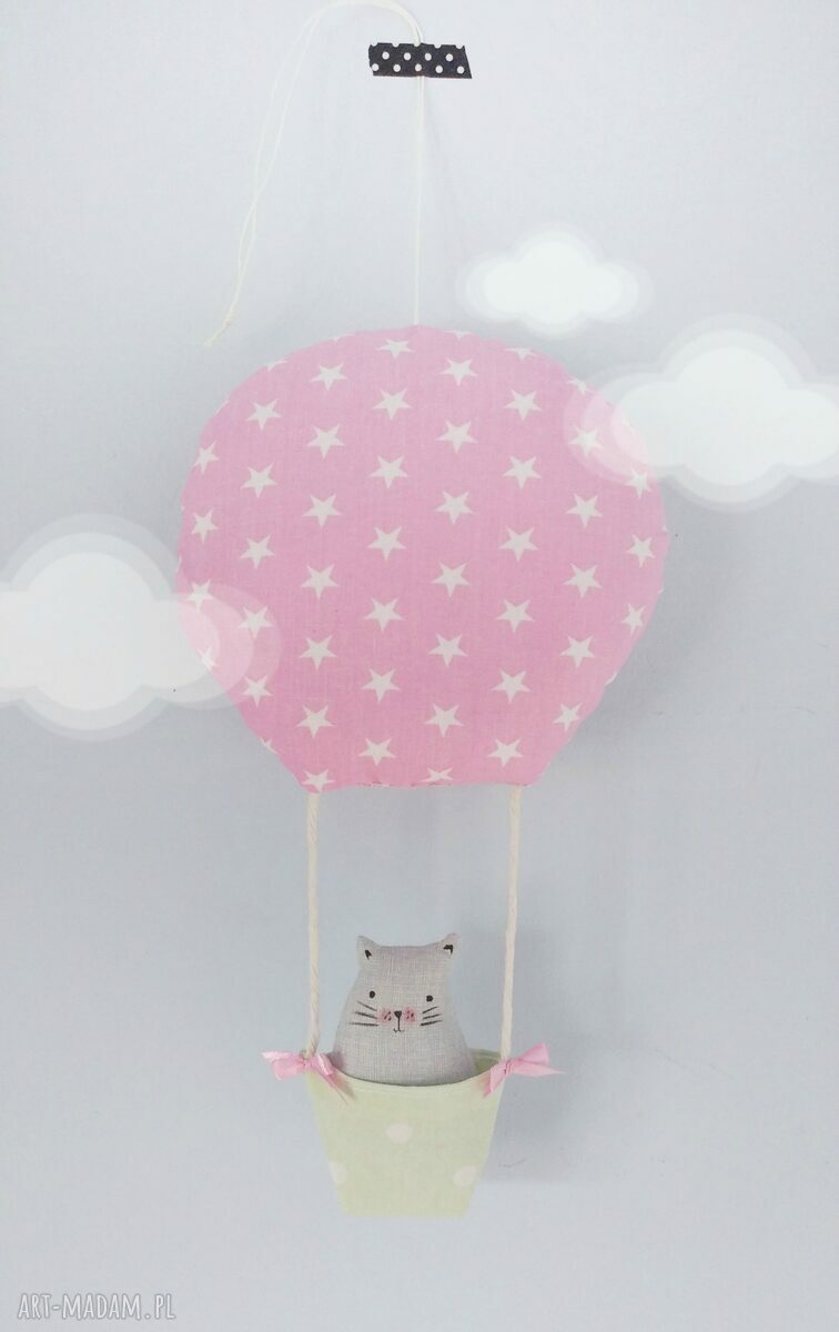 Kotek podróżnik kot balon czarny biały zawieszka uszyta tkanin