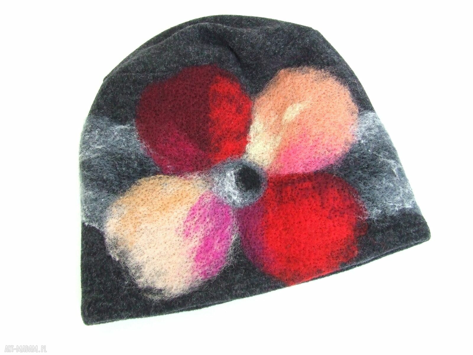Czarna czapka damska handmade z filcowanymi kwiatami