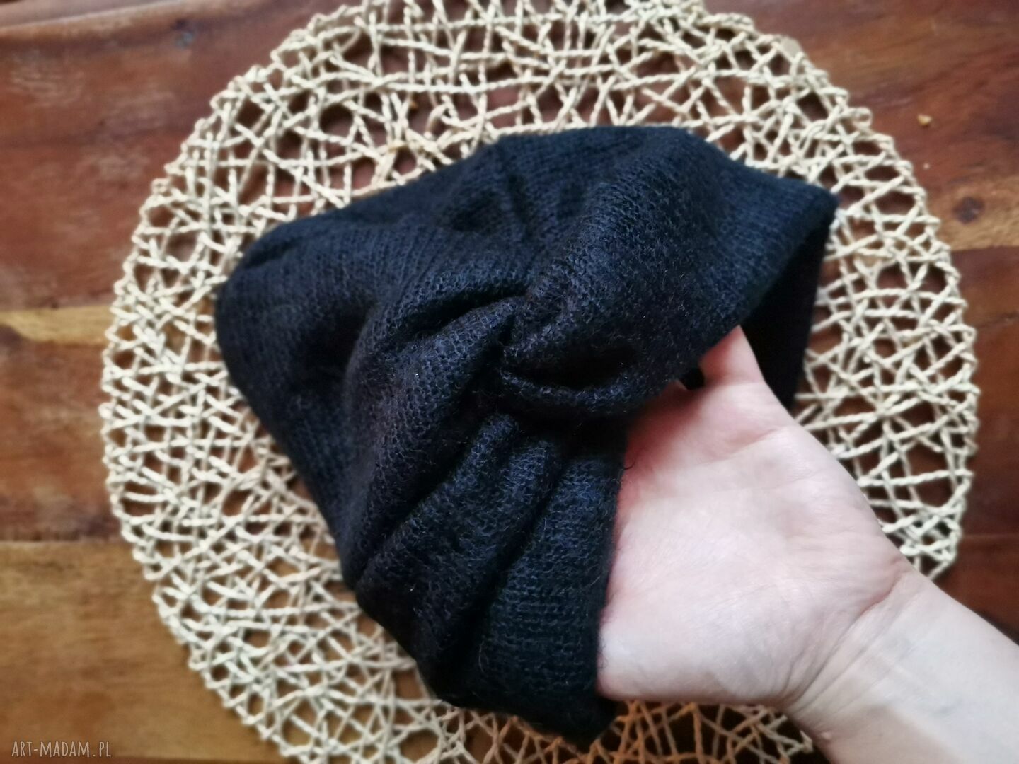 Czarny milutki turban - czapka boho z dwoma sposobami noszenia (rozmiar uniwersalny)