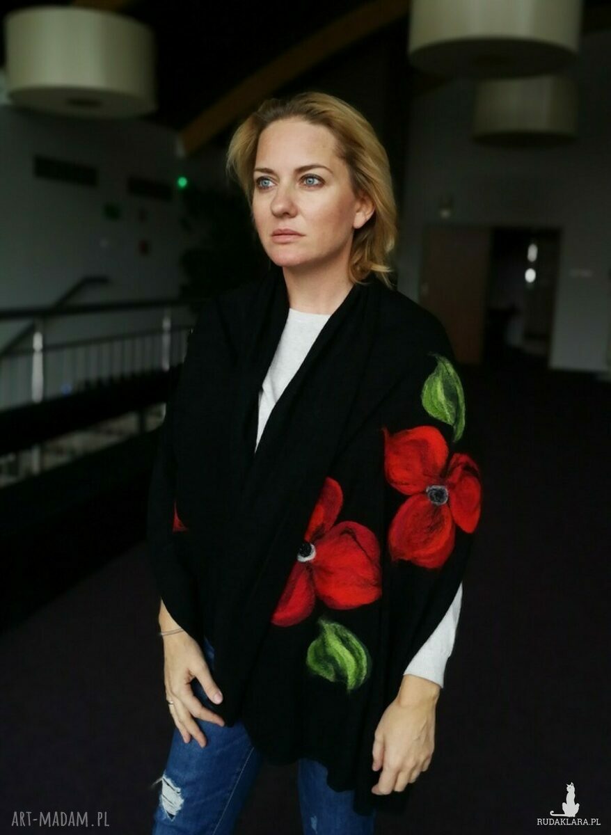Czarny komin damski z wełny merynosów - ciepły, długi i ręcznie szyty