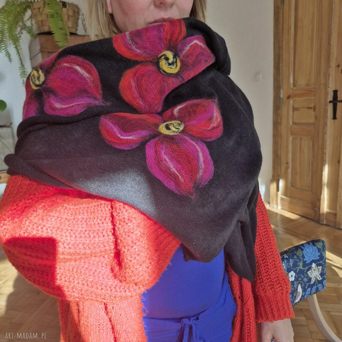 Czarny komin damski z merynosów - długi, filcowany handmade