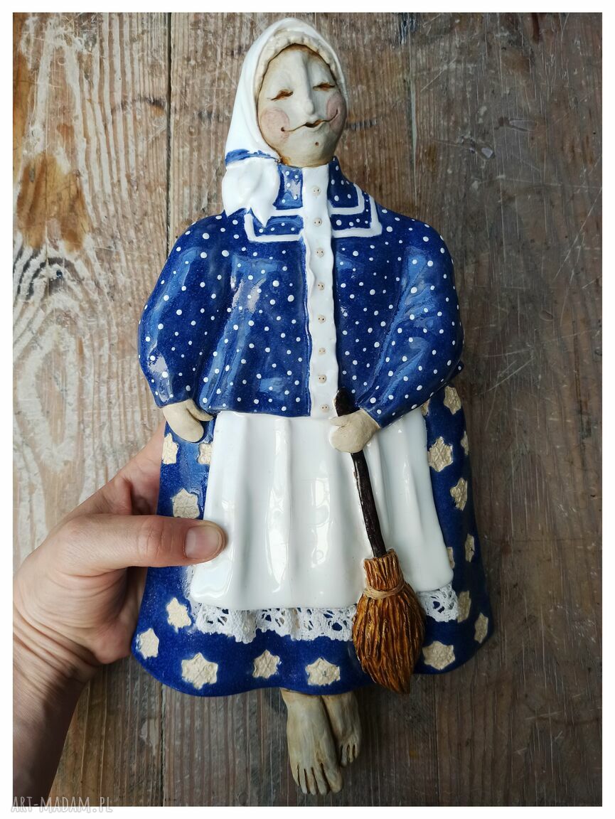 Czarownica z okolic Żywca - wisząca dekoracja ceramiczna z gliny szamotowej