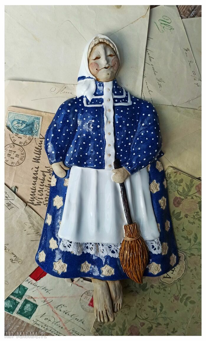 Czarownica z okolic Żywca - wisząca dekoracja ceramiczna z gliny szamotowej