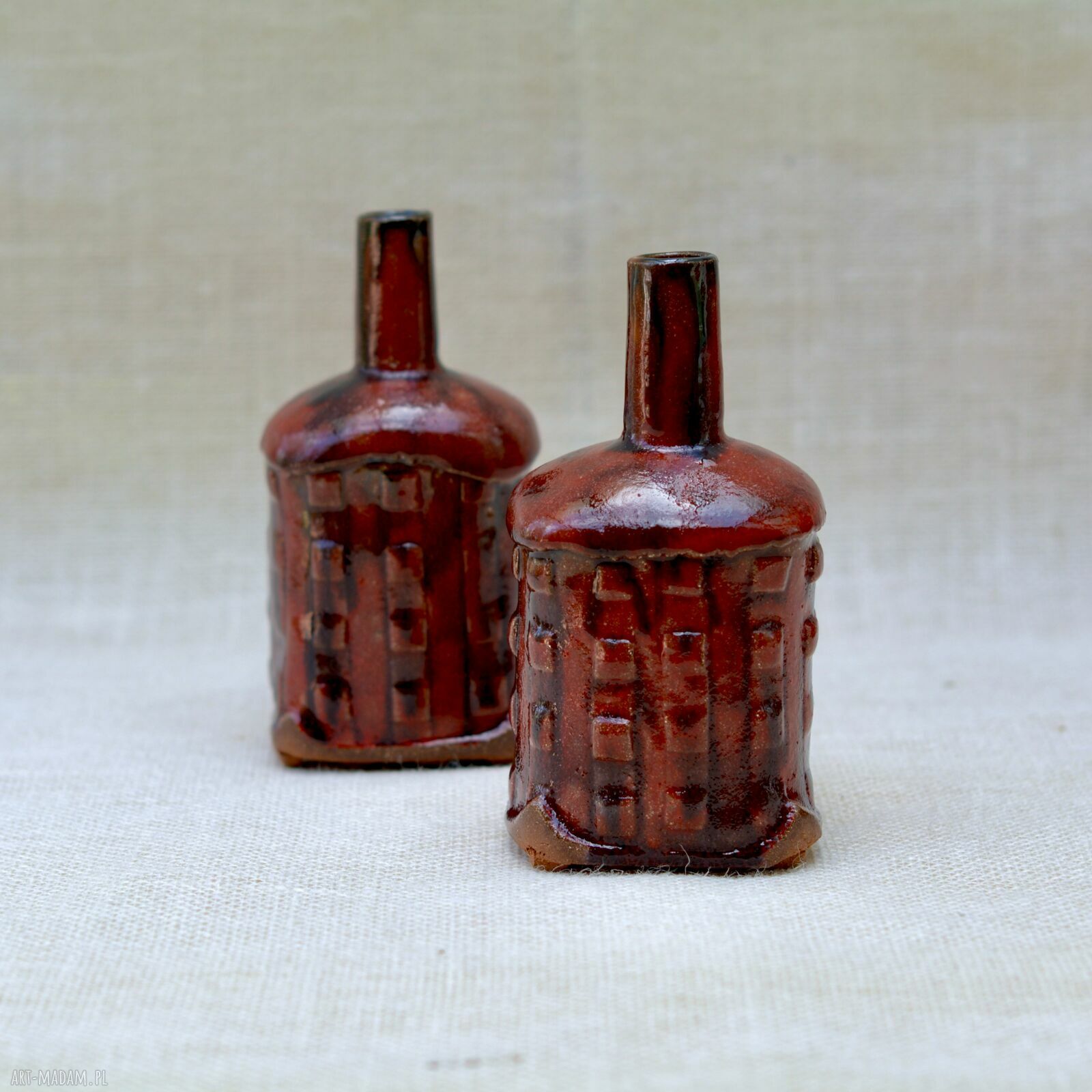 Czerwona butelka ceramiczna - wazon handmade z ceramiki (17 cm)