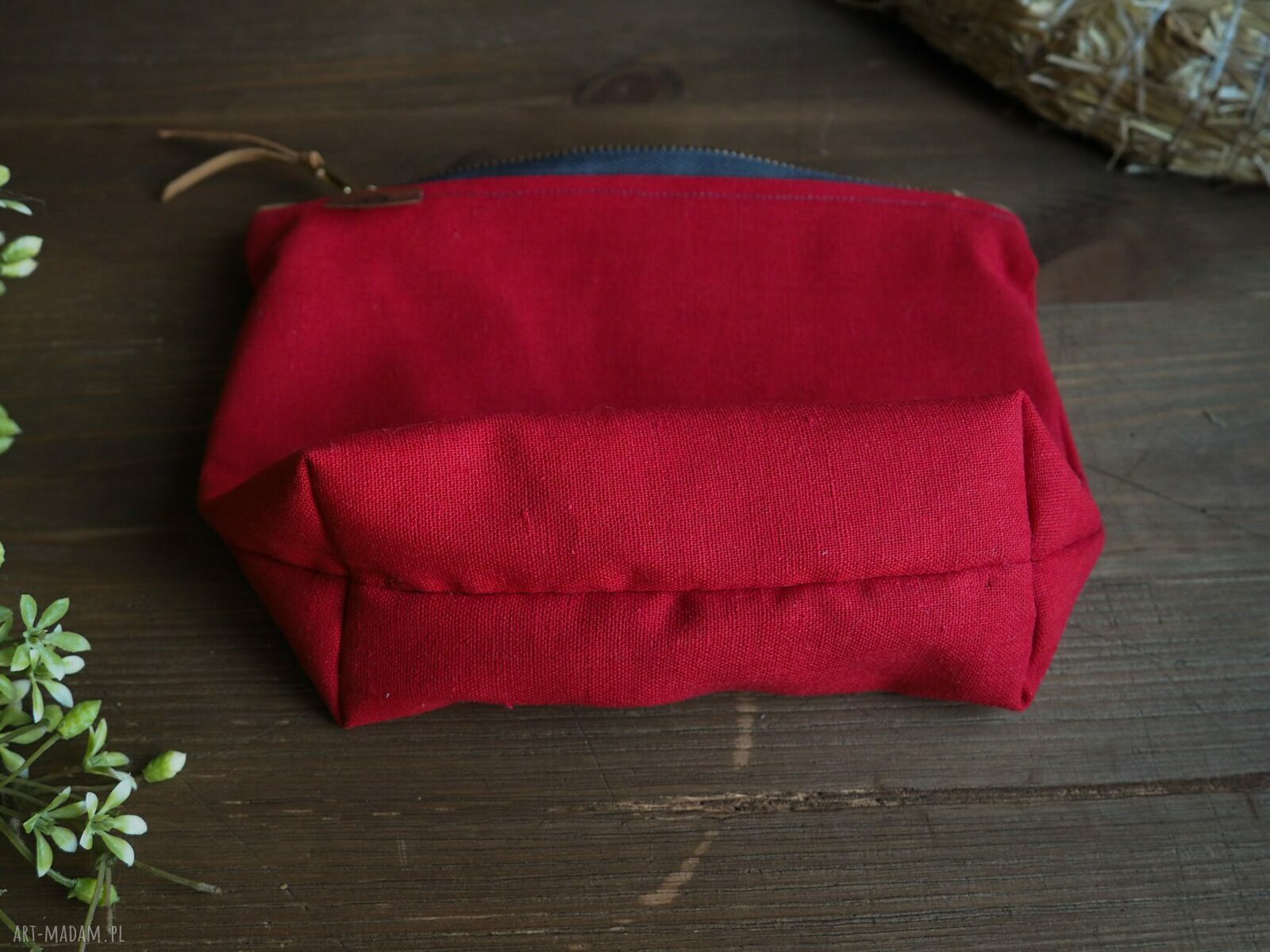 Czerwona soczysta kosmetyczka lniana Prostak - handmade ekologiczna