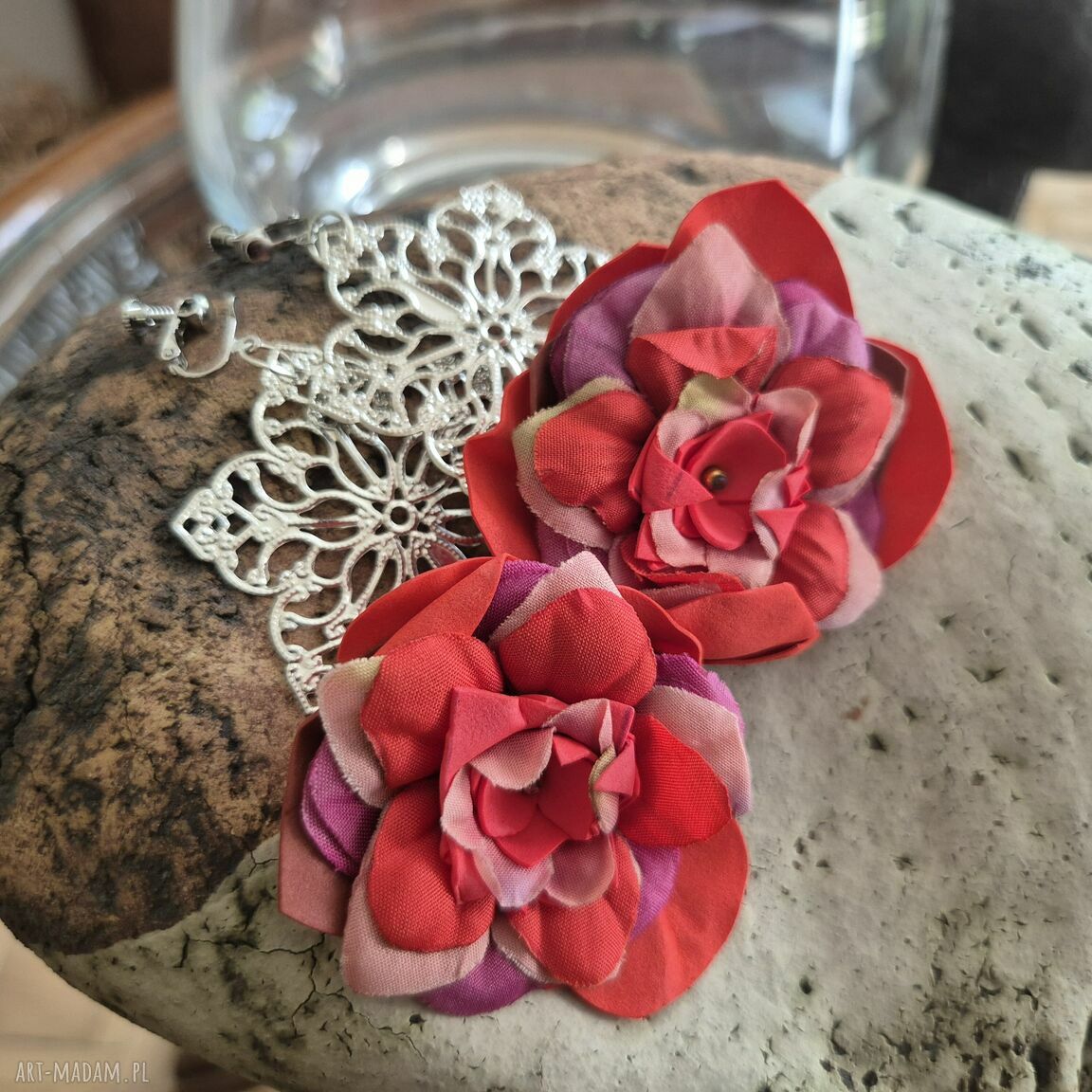 Klipsy czerwone kwiaty - lekkie i długie handmade