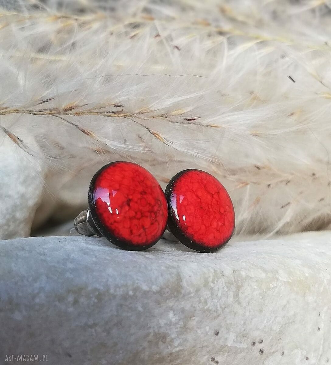 Czerwone kolczyki sztyfty ze stali - walentynkowa ceramika handmade
