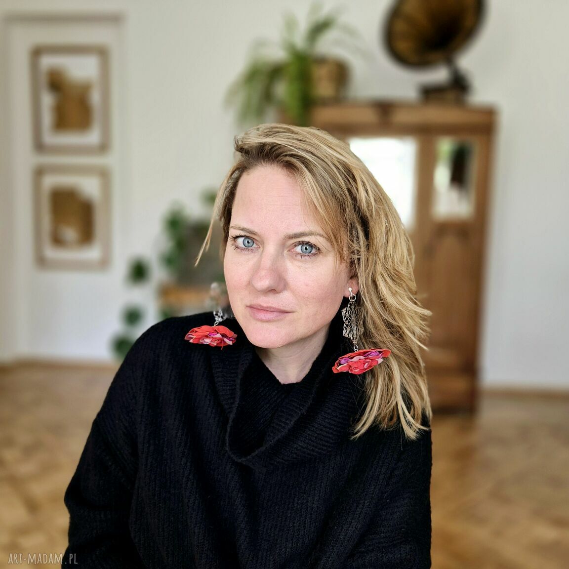 Klipsy czerwone kwiaty - lekkie i długie handmade