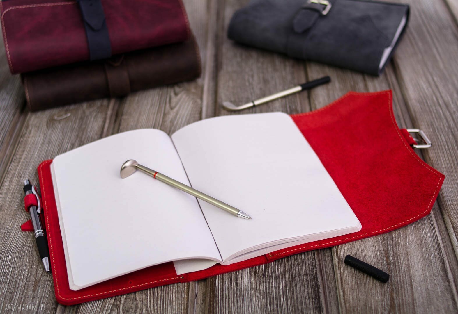 Czerwone ETUI na dziennik, tablet, e-book oraz okładka na notes skóra naturalna