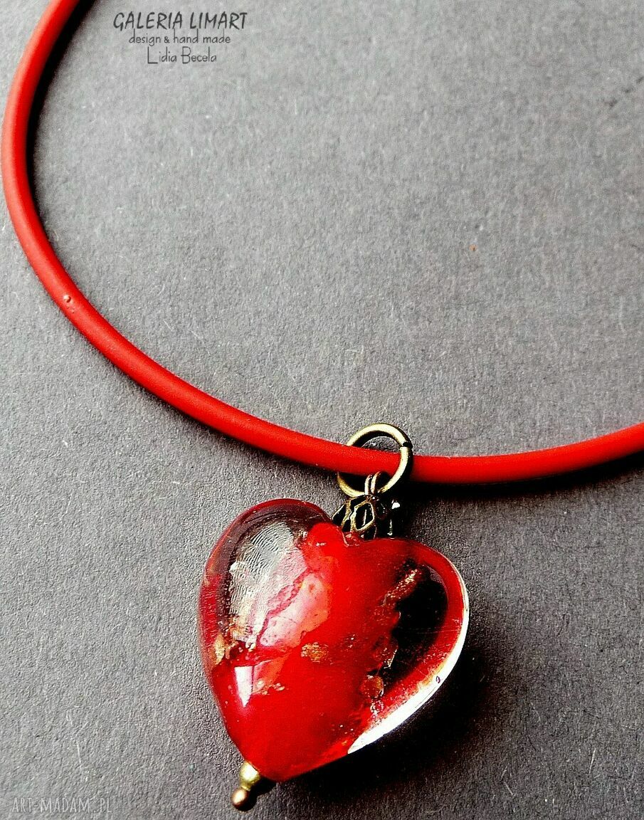 Czerwone serduszko ze szkła weneckiego - wisiorek handmade dla mamy