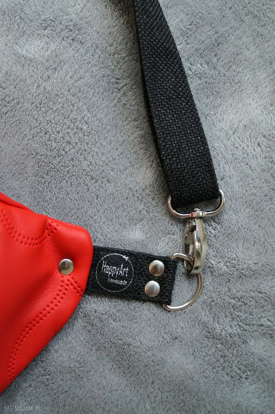 Mini plecak czarna nerka handmade z 3 kieszeniami na zamek