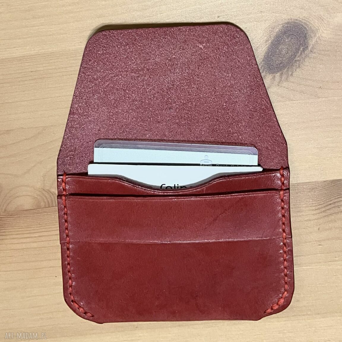 Czerwony minimalistyczny portfel skórzany na karty - ręcznie szyty vintage