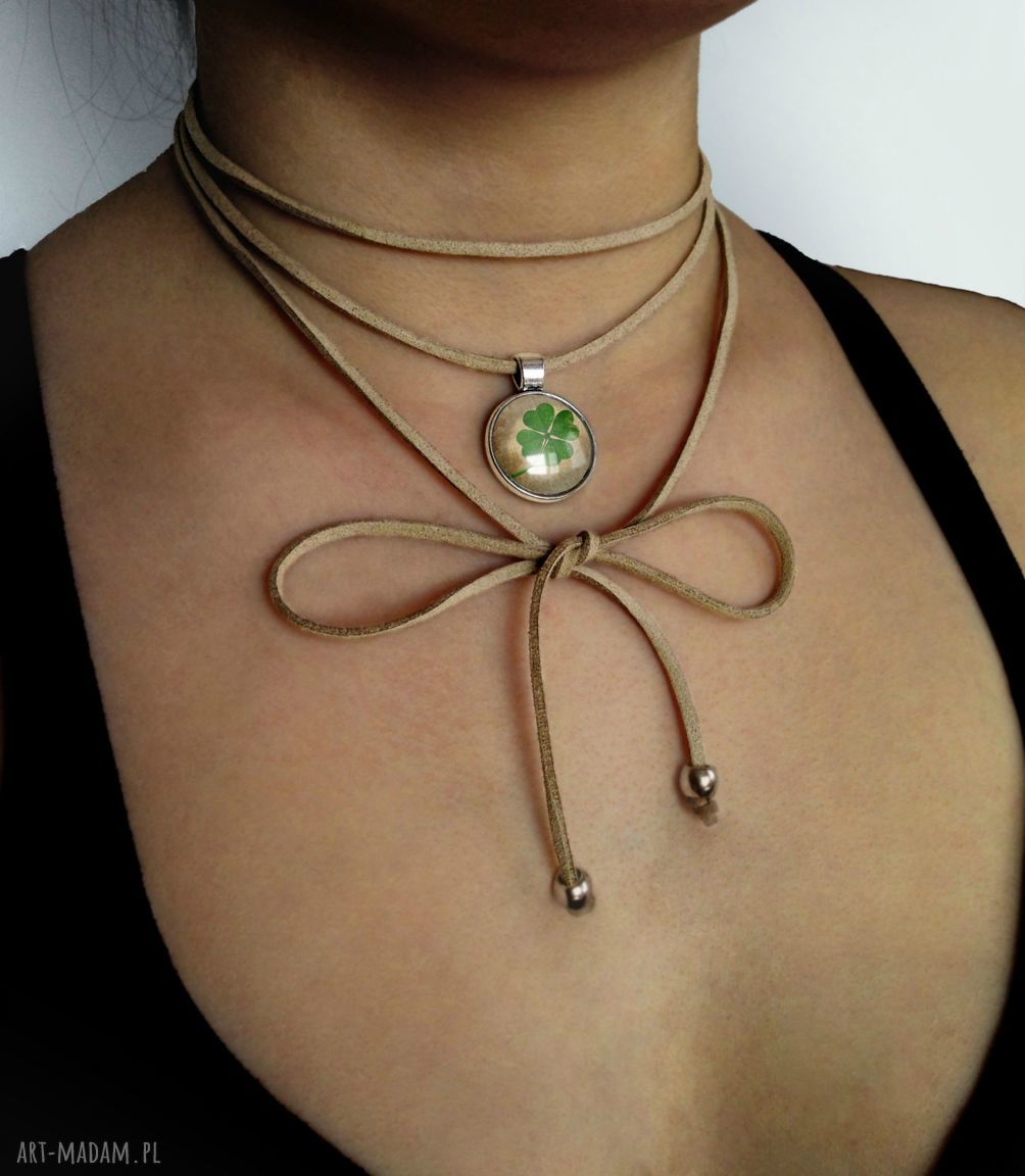 Czterolistna koniczynka choker koniczyna szczęście talizman zamsz