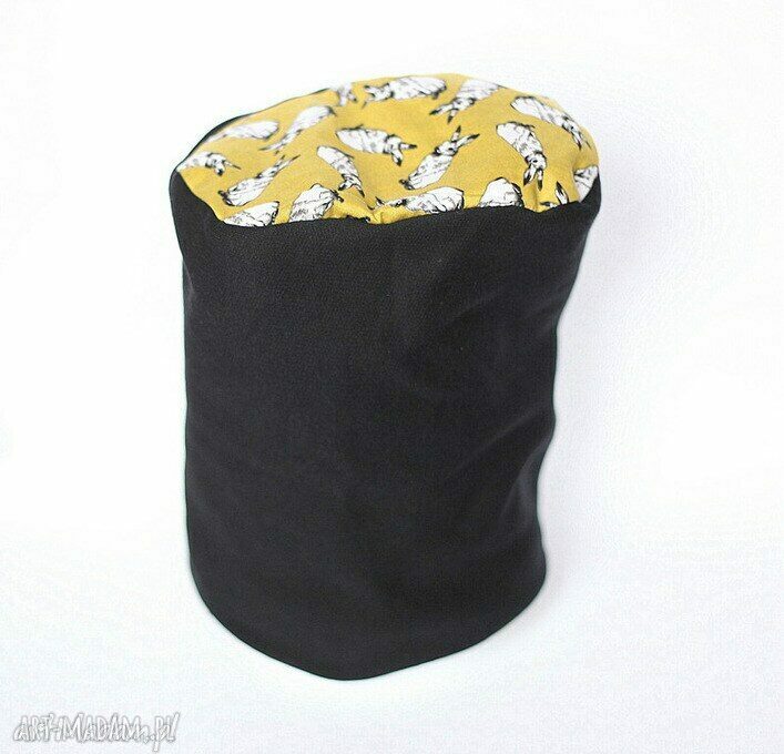 Ciepła czapka damska handmade z motywem królików na podszewce (58-59 cm)