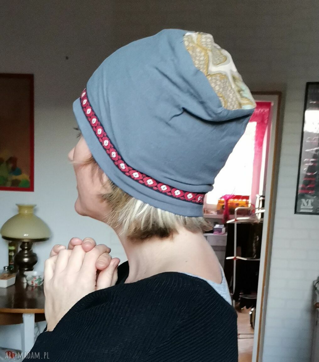Czapka damska dzianinowa folk na podszewce - rozmiar 59 cm
