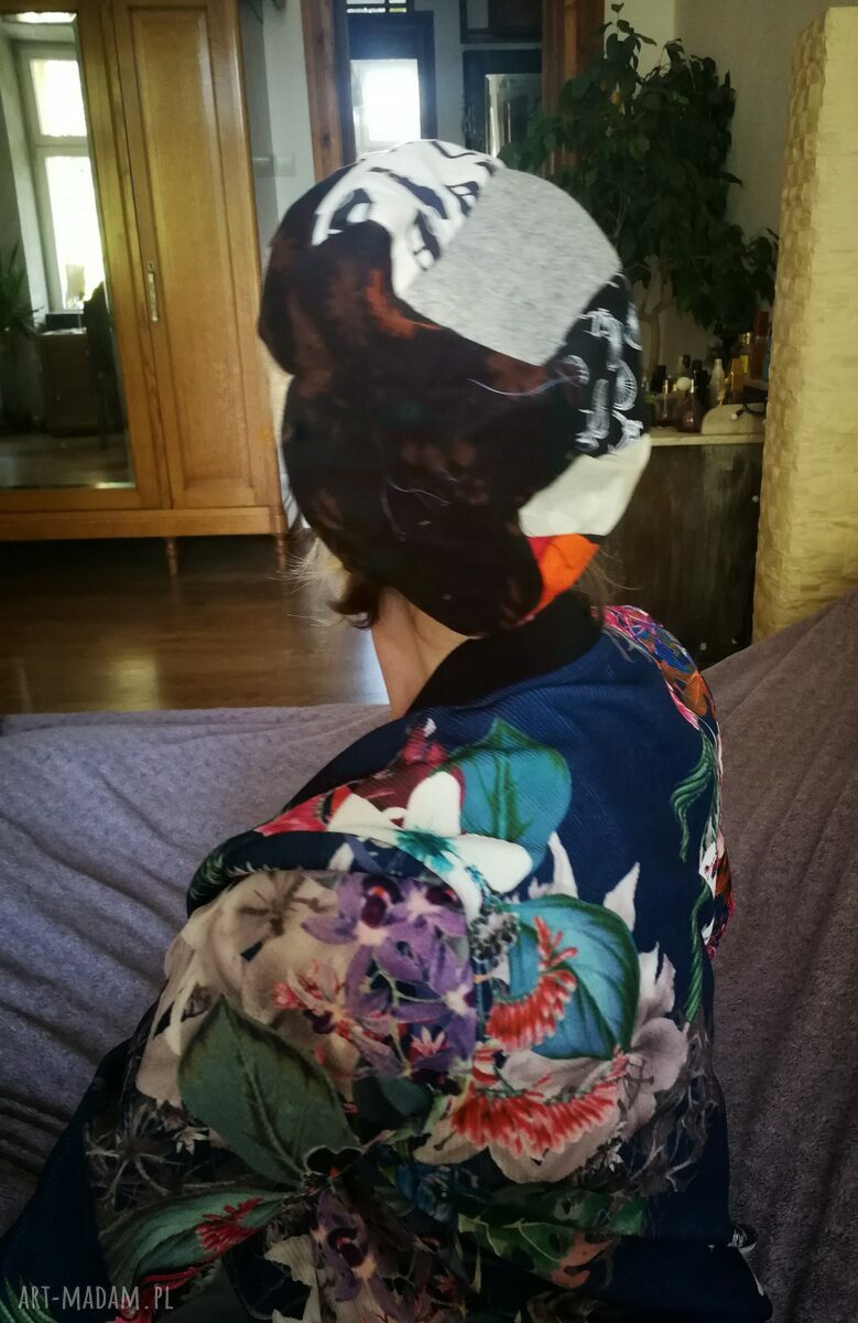 Czapka damska patchworkowa Smerfetka na podszewce - miękka i lekko rozciągliwa