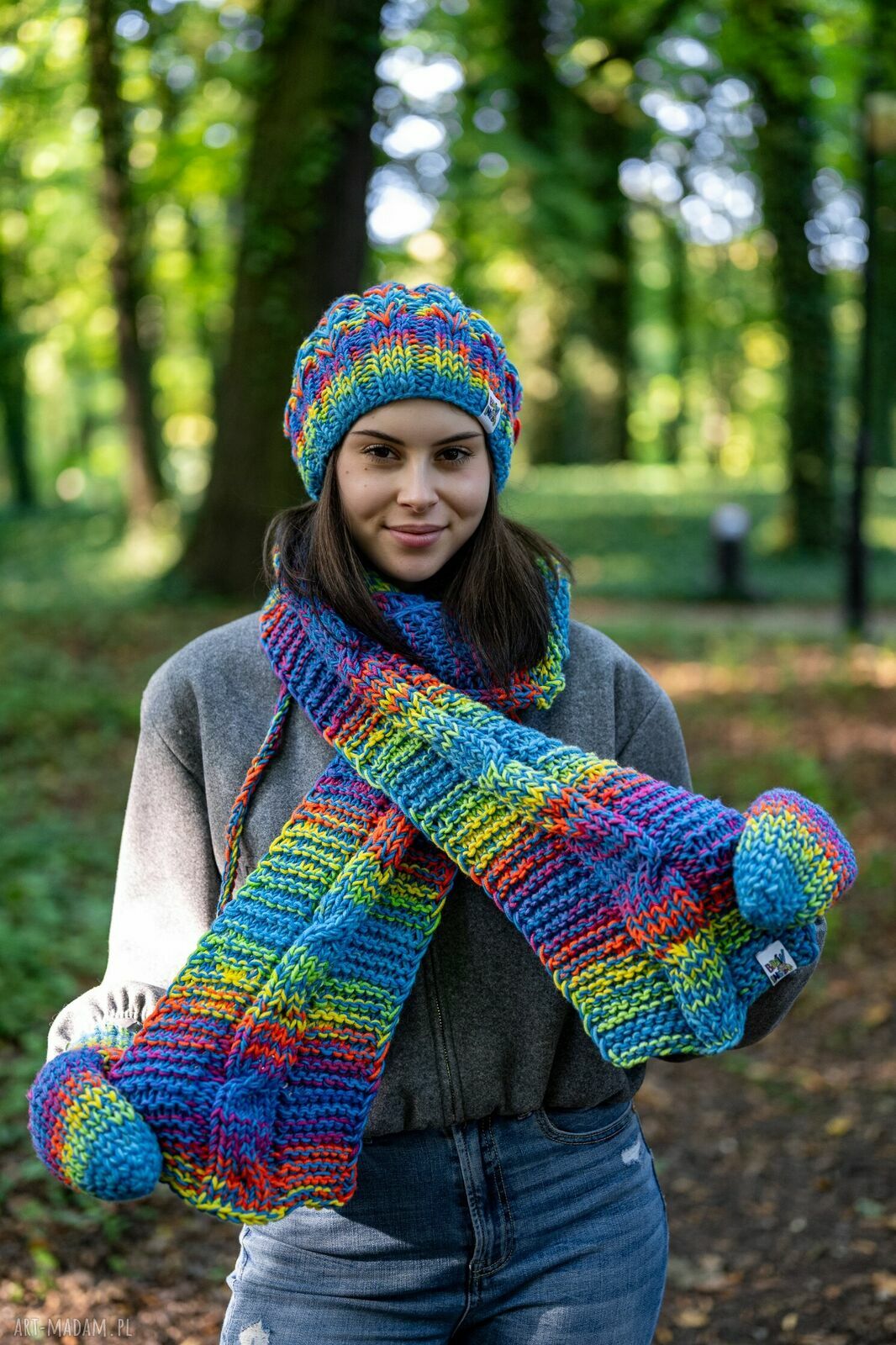 Czapka merino 50% "Tęcza błękit" SMILE - ciepła damska z polarem i pomponem