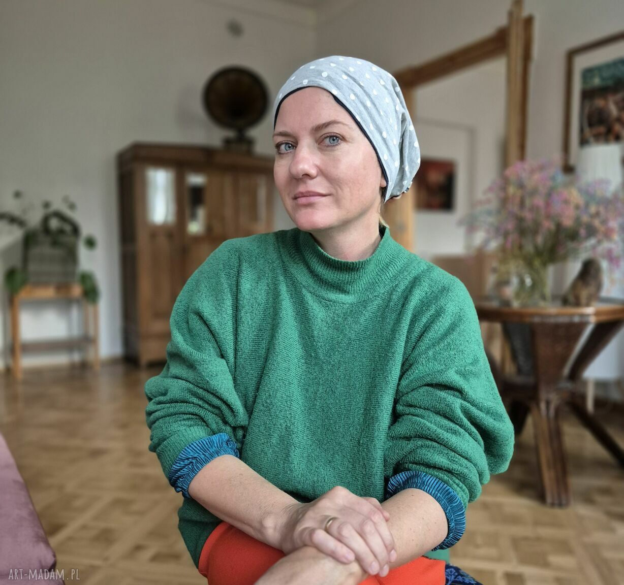Czapka damska dzianinowa rozmiar uniwersalny na codzienne noszenie