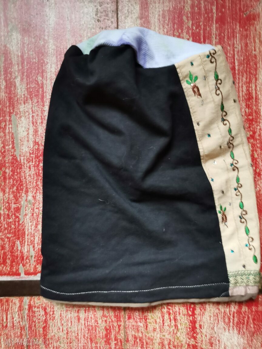 Czapka damska patchworkowa Smerfetka na podszewce - miękka, lekko rozciągliwa i wygodna