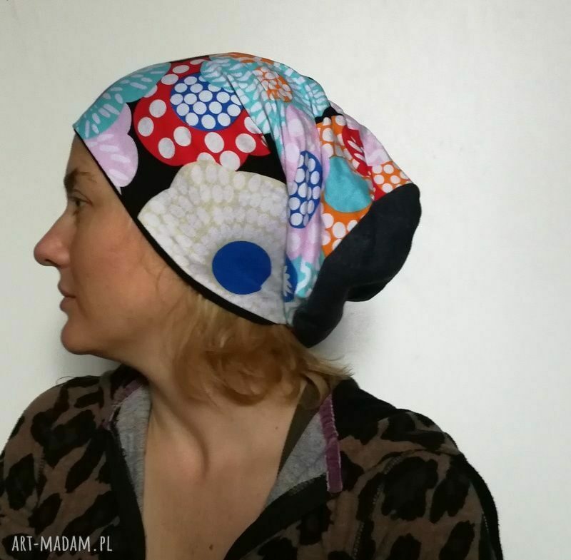 Czapka damska dzianinowa wzorzysta długa na podszewce w kwiaty (59-61 cm)
