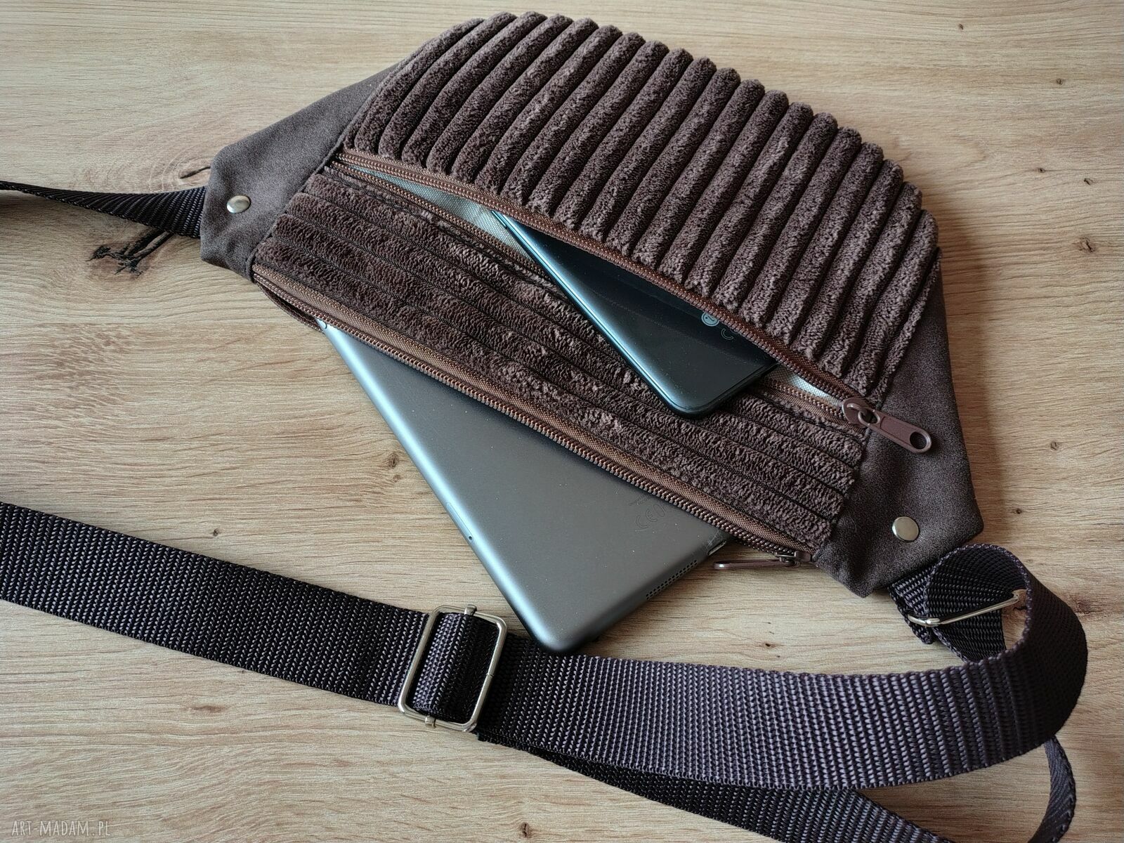 Damska nerko-torebka do pracy - wygodna saszetka nerka handmade