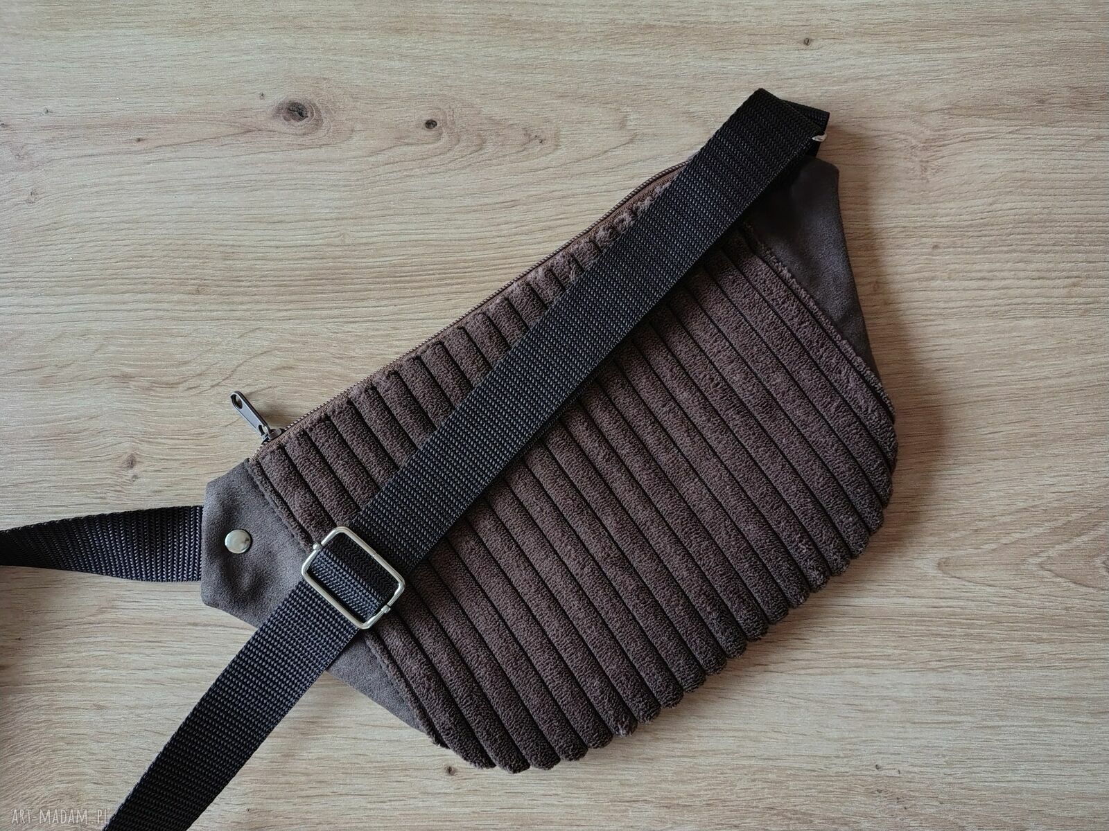 Damska nerko-torebka do pracy - wygodna saszetka nerka handmade